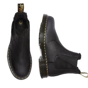 NWT- Dr. Martens ‘2976 WG Chelsea’ WinterGrip Warmwair Lined Boot DISPLAY SHOE